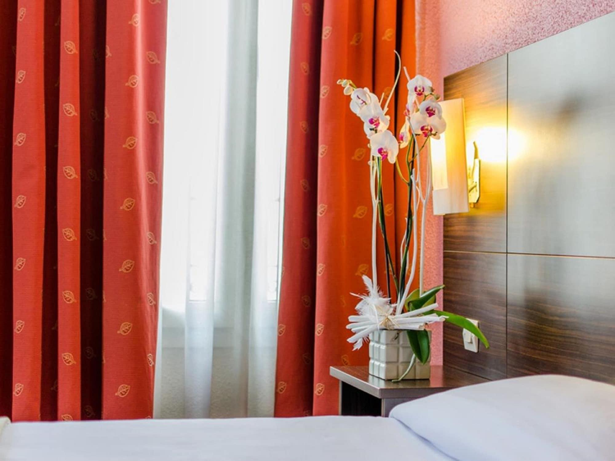 Hotel Arc Paris Porte d'Orléans Montrouge Esterno foto